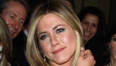 People: Jennifer Aniston “is not a bitter person” & she wants Brad to be happy