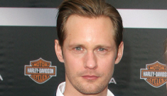 Alex Skarsgard says he’s single, jokes around about   not dating Charlize Theron