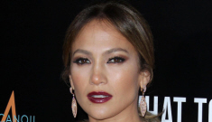 Jennifer Lopez is taking business advice from Casper & her advisers are pissed