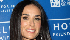 Demi Moore & Ashton might get back together, Demi is   “like a love-sick puppy”