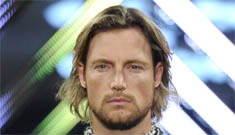Gabriel Aubry hit on a woman by following her into the ladies room: desperate or go-getter?