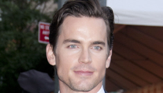 Matt Bomer put on weight & waxed his body so he could be an “authentic” stripper