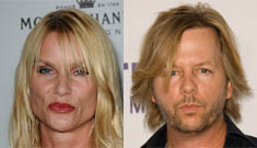 Nicolette Sheridan and David Spade make out a restaurant