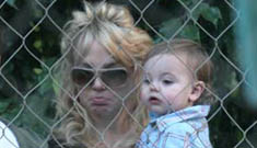 Britney shows her lady parts, hides her newborn baby. What’s wrong here?