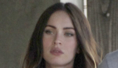 “Megan Fox confirms her pregnancy by posing in a bikini with BAG” links