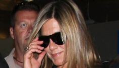 Jennifer Aniston isn’t engaged, she’s just flashing non-engagement rings