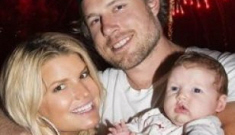 Jessica Simpson tweets photo of brunette Maxwell’s first 4th of July: adorable?