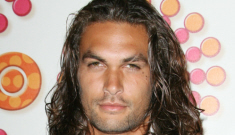 Jason Momoa claims he doesn’t own a TV or cell phone: dumb but pretty?