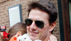 Tom Cruise visits Suri in NYC & he can’t stop smiling at the paps
