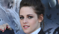 Kristen Stewart issues public apology to Sparkles for ‘momentary indiscretion’