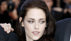 Kristen Stewart allegedly writing an apology letter to her lover’s wife, Liberty Ross