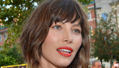 Jessica Biel in Zac Posen for Dublin premiere: the worst hairstyle ever?