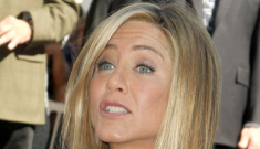 Jennifer Aniston & Justin might elope, and “Jen loves babies” of course