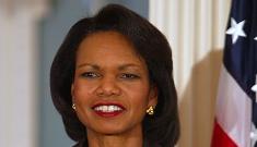 Condoleezza Rice plays piano for the Queen