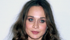 “Fiona Apple was arrested in Texas for having hashish on her bus” links