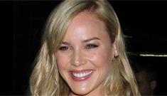 Abbie Cornish in Roland Mouret at ‘7 Psychopaths’ screening: way too much?