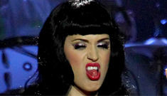 Katy Perry & John Mayer “have very loud sex” & disturb her neighbors: gross?