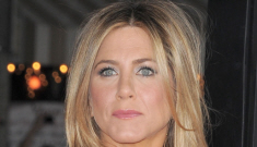 Jennifer Aniston allegedly wrote Brad Pitt a note saying she “forgives” him