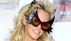 Jenny McCarthy as a ‘cougar’ in lingerie for Halloween, says ’40 is the new 15′