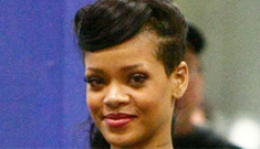 Rihanna took press members & fans on crazy 777 jet tour, won’t do interviews