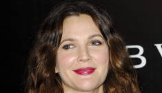 Drew Barrymore steps out in LA, shows off weight loss & darker hair: pretty?