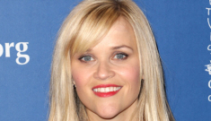 Reese Witherspoon in Elie Saab, 10 weeks after giving birth: cute & appropriate?