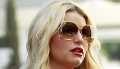Jessica Simpson shows off her slimmer body in a new Weight Watchers ad