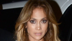Jennifer Lopez & Casper Smart are still not engaged, isn’t that weird?