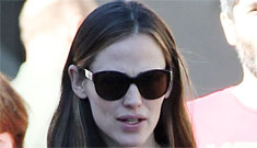 Jennifer Garner in a cream sweater and matching boots: fashionable and comfortable?