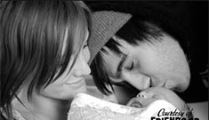 Ashlee Simpson and Pete Wentz debut baby Bronx for free