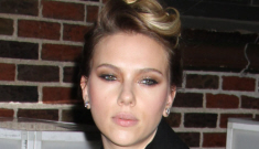 Scarlett Johansson wore a pear-shaped diamond, is she engaged to her boyfriend?