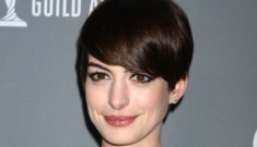 Anne Hathaway wins the Oscar for Best Supporting Actress for ‘Les Mis’