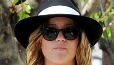 “This is how Jennifer Lawrence dresses, when left to her own devices” links