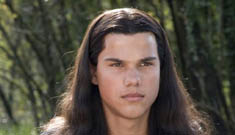 Taylor Lautner will continue to play Jacob in Twilight franchise