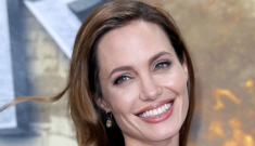 Brad Pitt gave Angelina a bracelet, earrings, lingerie & clothes for her b-day
