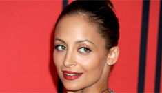 Nicole Richie takes a photo of a stalking pap & Instagrams it: funny or dumb?