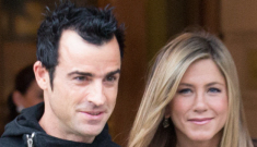Justin Theroux finally caved, he & Jennifer Aniston set a date for an LA wedding