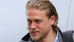 Charlie Hunnam’s flesh-beard looked subdued at Comic-Con: would you hit it?
