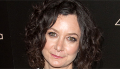 Sara Gilbert knew she was gay after making out with Johnny Galecki