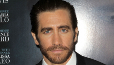 Jake Gyllenhaal takes gay rumors as a ‘compliment’, is turned on by ‘t-ts & ass’