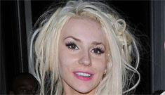 Courtney Stodden got falling down drunk, posed for paps   in London