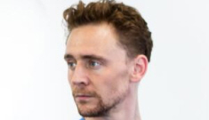 Tom Hiddleston looks sweaty in ‘Coriolanus’ combat rehearsals: would you hit it?