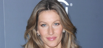 Gisele Bundchen in Atelier Versace at the WSJ Awards: gorgeous or basic?