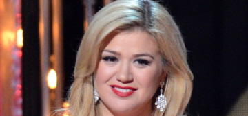 Not shocking: Kelly Clarkson is already knocked up, 2 months after her wedding