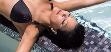 Kris Jenner instagrams bikini photo of herself: Photoshopped beyond recognition?