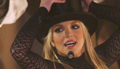Britney will take her boys on tour after all