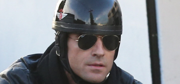 Justin Theroux is back in LA, all is well… just in time for the Oscars, eh?