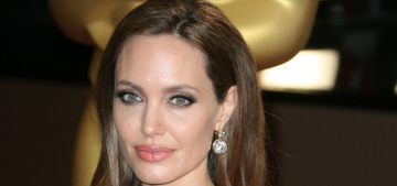 Is Angelina Jolie throwing a side-eye at Johnny Depp & Amber Heard?