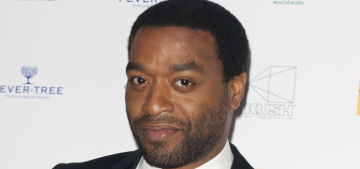 Chiwetel Ejiofor rocks a shadowy beard at UK premiere: would you hit it?