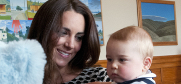 Duchess Kate & William take George on a play-date with peasant babies: adorable?